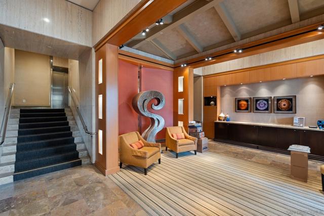 1710 Avenida Del Mundo, Coronado CA: https://media.crmls.org/mediaz/29079004-cae4-4643-8eb5-b41e5829615d.jpg