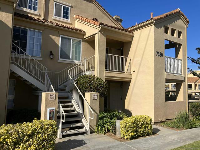7360 Calle Cristobal, San Diego CA: https://media.crmls.org/mediaz/2907a0bf-3bf0-4b03-b4ae-32dca28c0e5b.jpg