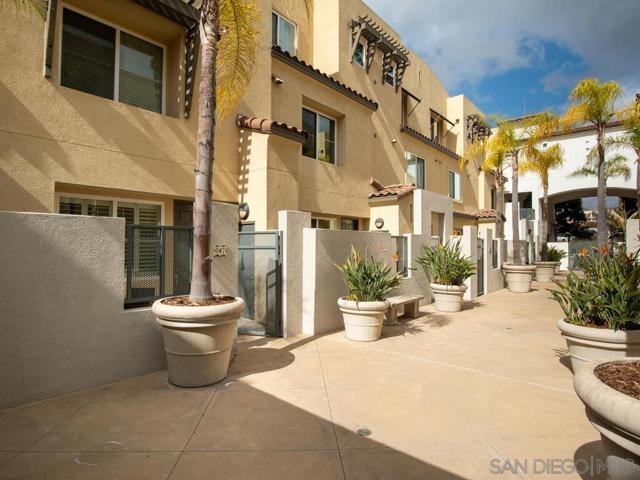 7725 El Cajon Blvd, La Mesa CA: https://media.crmls.org/mediaz/2908a60f-ccf2-4694-b3a7-e5e42b502791.jpg