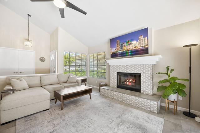 11781 Caminito De Las Missiones, San Diego CA: https://media.crmls.org/mediaz/2908b08b-00db-4ac9-aa11-9470b8e24354.jpg