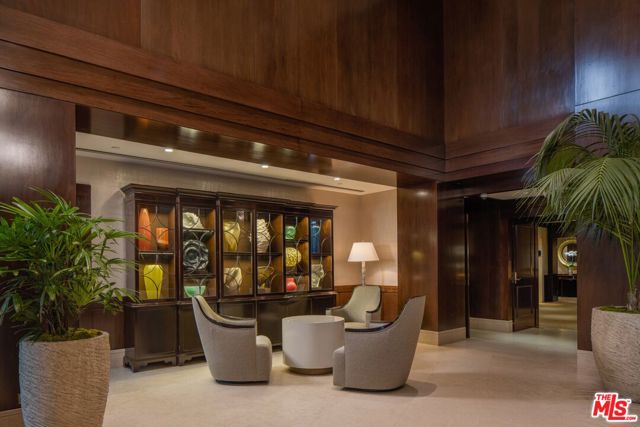 10580 Wilshire Boulevard, Los Angeles CA: https://media.crmls.org/mediaz/2909b138-a434-4ff3-ab64-a8116f52ad8b.jpg