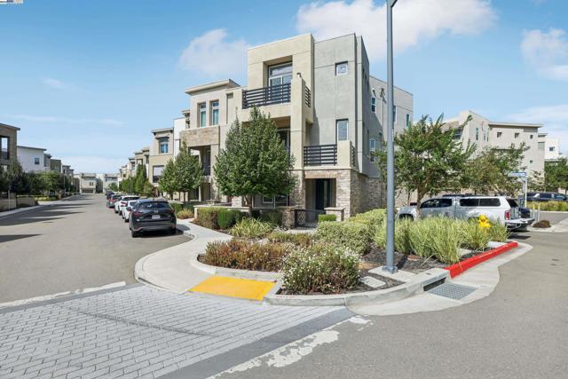 5761 Huntley, Dublin CA: https://media.crmls.org/mediaz/290a6135-11fa-45eb-8aaa-89cc16938b45.jpg