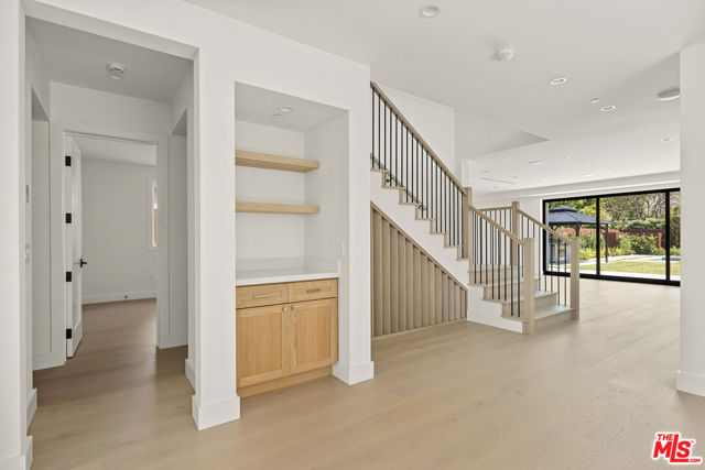 306 S Anita Avenue, Los Angeles CA: https://media.crmls.org/mediaz/290b1d55-d572-4770-9dae-41b47410bb22.jpg