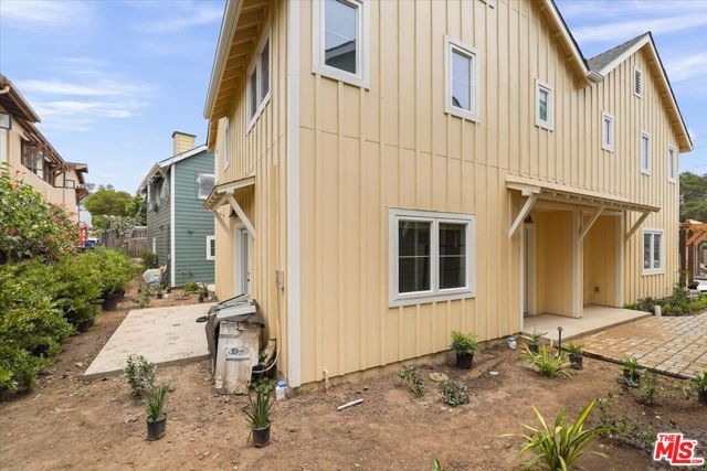 1317 Punta Gorda, Santa Barbara CA: https://media.crmls.org/mediaz/290b34d8-2ac7-407f-8d2d-6e802825d080.jpg