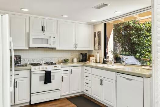 178 Gran Via, Palm Desert, CA 92260