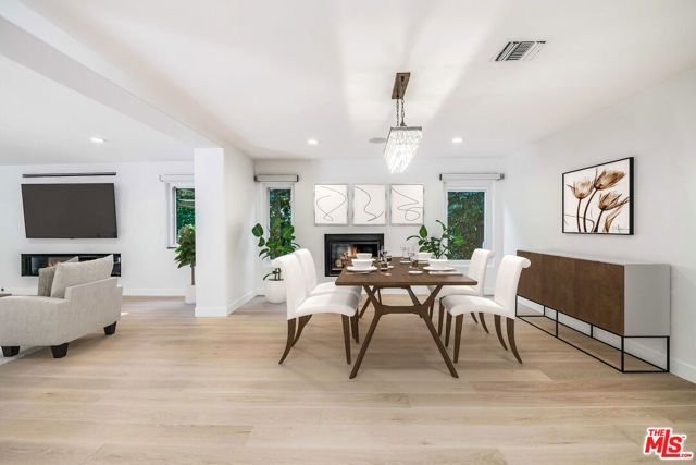 3201 Viola Place, Marina del Rey CA: https://media.crmls.org/mediaz/290b9797-69bb-457e-b838-931119aa0481.jpg