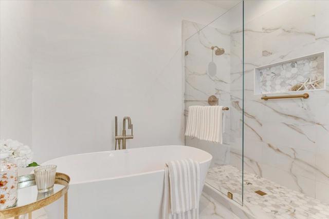 513 Hill Street, Capitola CA: https://media.crmls.org/mediaz/290bc35b-4b62-495d-b870-a57cbfd028f0.jpg