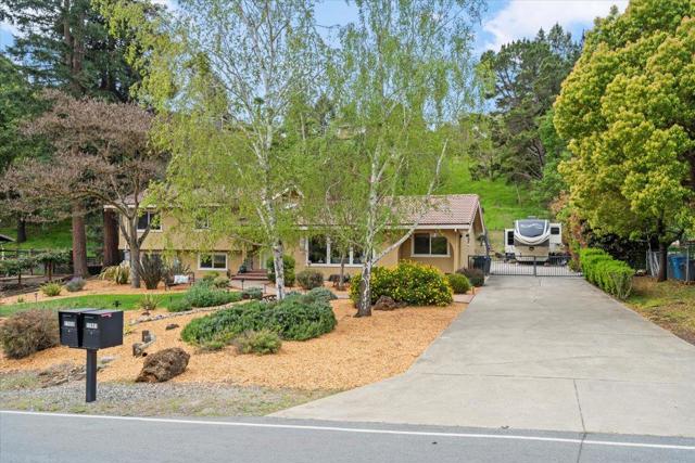 17441 Blue Jay Drive, Morgan Hill CA: https://media.crmls.org/mediaz/290bf224-b5e6-4bab-ad22-171955ea2b59.jpg