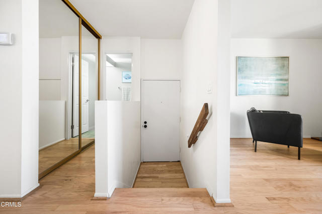 Detail Gallery Image 6 of 45 For 712 Portola Ter, Los Angeles,  CA 90042 - 3 Beds | 2/1 Baths