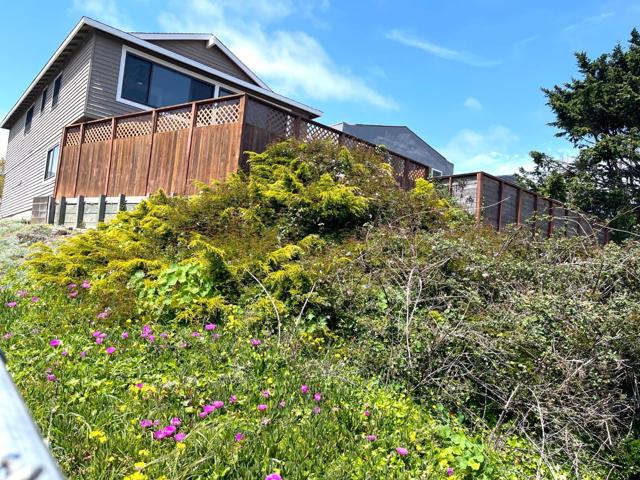 375 Shipley Avenue, Daly City CA: https://media.crmls.org/mediaz/290d21f5-fc0d-4d57-a4d7-355f1255f4f3.jpg