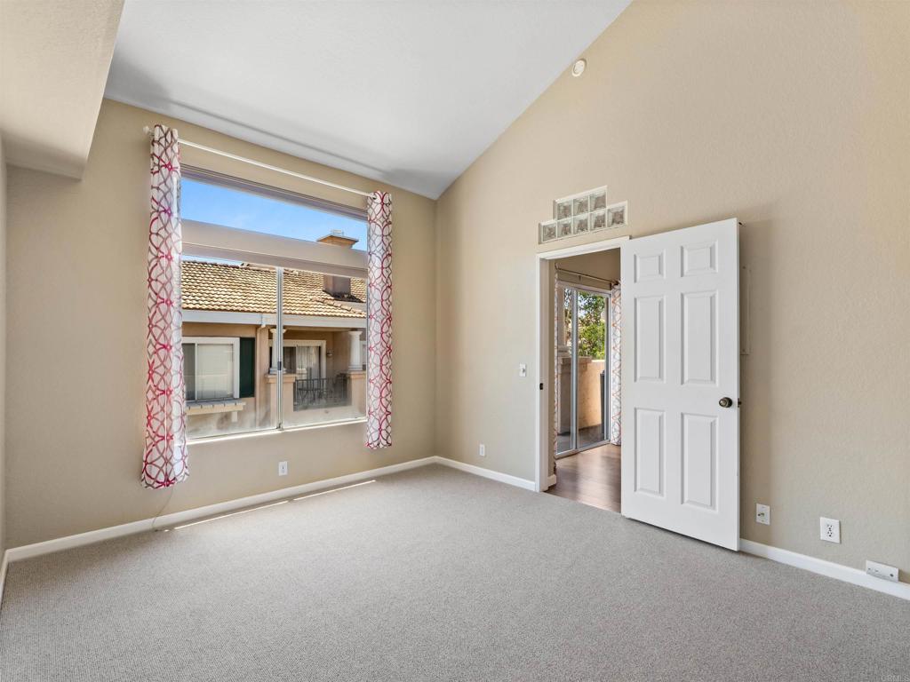 7275 Calabria Ct - photo 9