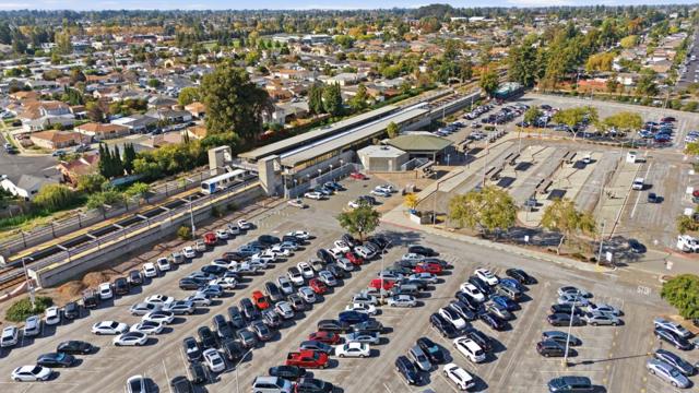 490 Trace Lane, Hayward CA: https://media.crmls.org/mediaz/290df01e-9815-4862-99dd-78464b6e153e.jpg