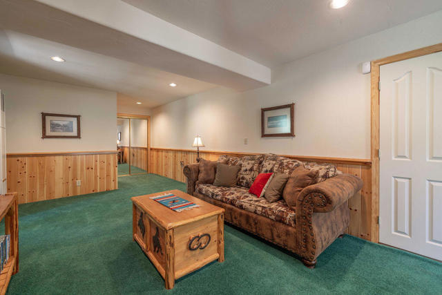 1307 Pigeon Road, Big Bear CA: https://media.crmls.org/mediaz/290e0a06-d073-4389-8b70-85244eb69e38.jpg
