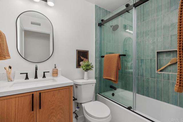 Detail Gallery Image 21 of 38 For 6428 Chiriqui Ln, Carlsbad,  CA 92009 - 3 Beds | 2 Baths