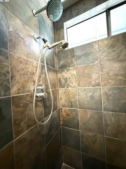 6291 Calle Fuego, Pleasanton CA: https://media.crmls.org/mediaz/290e3203-3ac4-4d12-917d-68c8d7c4b19a.jpg