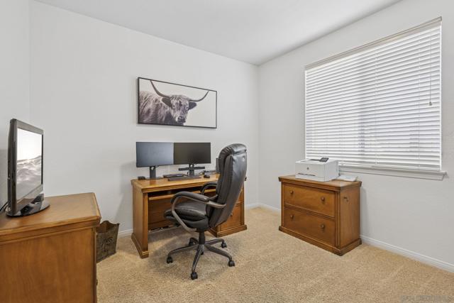 1266 Mariposa Rd, Carlsbad CA: https://media.crmls.org/mediaz/290f4aec-9d3d-4850-9478-d7c04e3b5f79.jpg