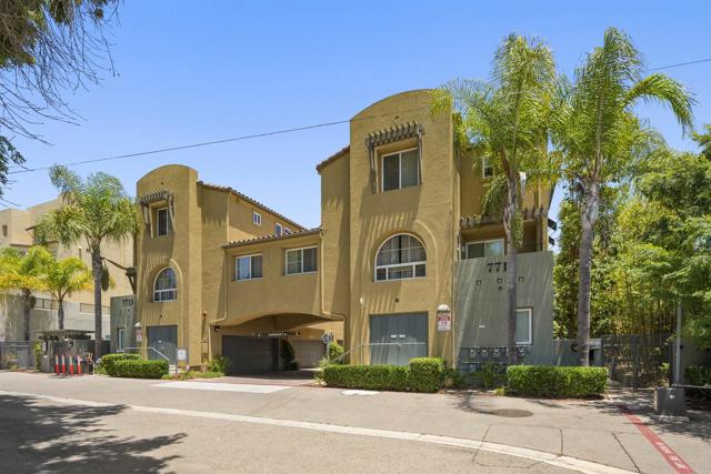 7715 El Cajon Boulevard, La Mesa CA: https://media.crmls.org/mediaz/29101732-0bcf-4f97-81e8-d87581da0e66.jpg