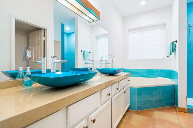 52700 Avenida Vallejo, La Quinta CA: https://media.crmls.org/mediaz/291017c6-ab83-47a4-bbb0-14fc7d93a049.jpg