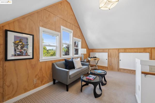 1193 64Th St, Oakland CA: https://media.crmls.org/mediaz/29109e6c-b582-448a-a85b-43416c68bb3d.jpg