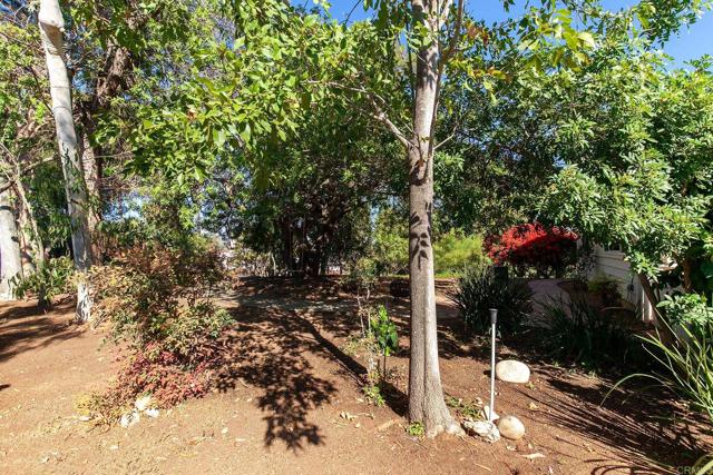 2601 Groton Place, Escondido CA: https://media.crmls.org/mediaz/2910b4ab-18ee-4fca-aa25-cb669fbd7300.jpg