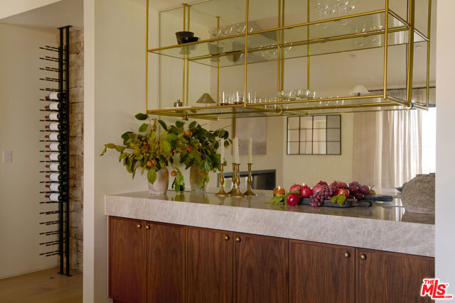 3620 Wrightwood Drive, Studio City CA: https://media.crmls.org/mediaz/2911858e-9dfd-417f-ae5e-c1586c8982c0.jpg