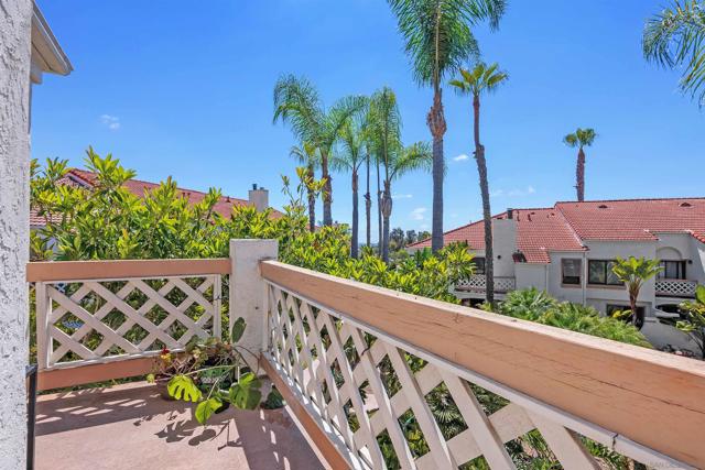 9342 Twin Trails Drive, San Diego CA: https://media.crmls.org/mediaz/2911af92-9073-463a-a8a7-297eacf6e35f.jpg
