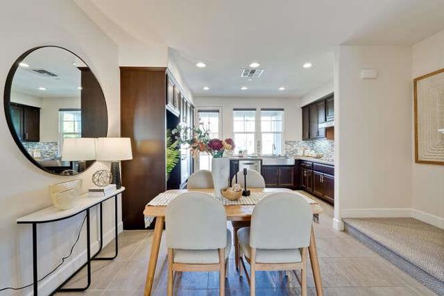 2045 Atlas Loop, Mountain View CA: https://media.crmls.org/mediaz/29122384-7da1-4ad8-b5f8-3903f3f7a25f.jpg