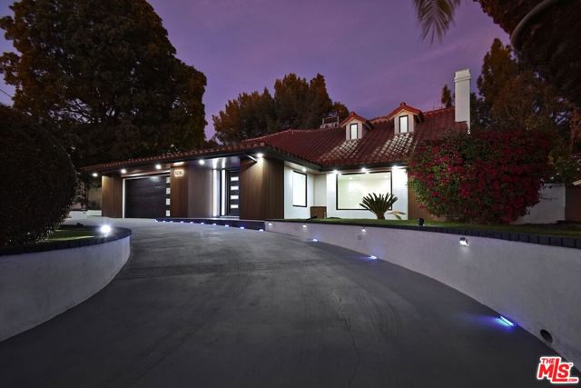 12112 Woodley Avenue, Granada Hills CA: https://media.crmls.org/mediaz/291242ca-254f-409e-b1cb-614f719698bb.jpg