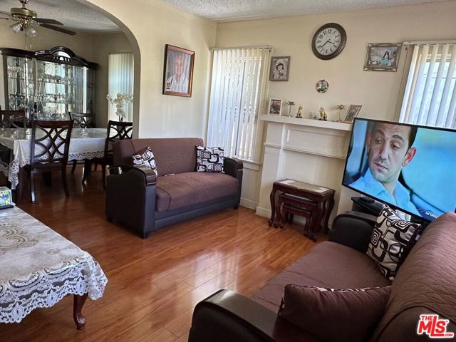 1179 N Berendo Street, Los Angeles CA: https://media.crmls.org/mediaz/2912862a-4c4e-4e36-ac09-d223af8e961f.jpg
