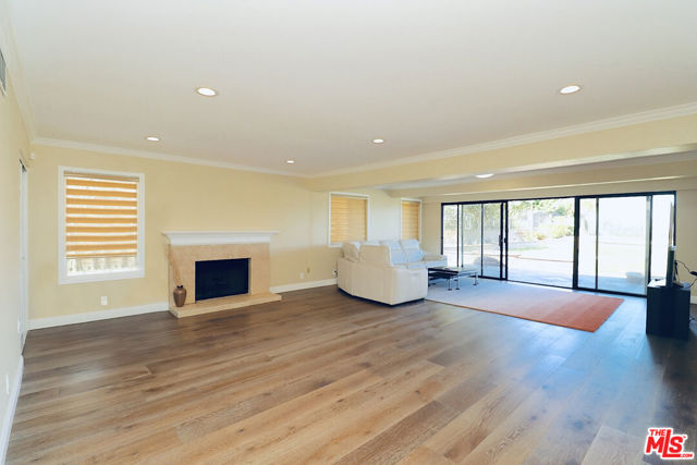 1995 Peaceful Hills Rd, Diamond Bar CA: https://media.crmls.org/mediaz/2912f8e5-1b8c-40b1-8e04-b245a55ffc55.jpg
