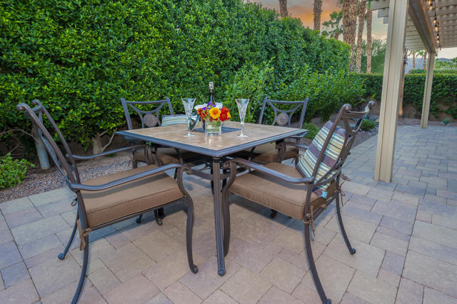 81463 Joshua Tree Court, La Quinta CA: https://media.crmls.org/mediaz/2913b37f-2708-4469-9393-17831f7c7b6d.jpg