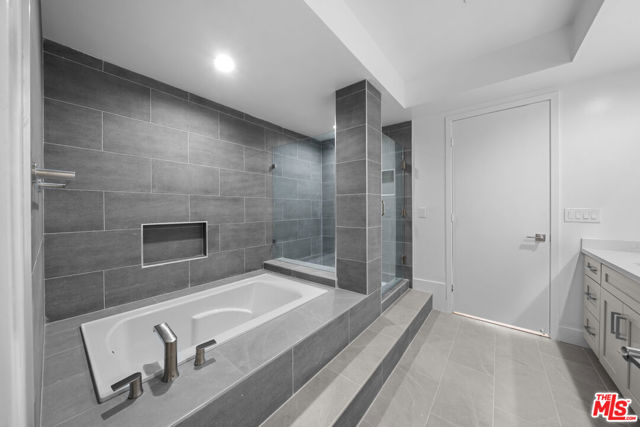 235 S Tower Drive, Beverly Hills CA: https://media.crmls.org/mediaz/2914c964-7d37-42f2-8098-001d0b199444.jpg