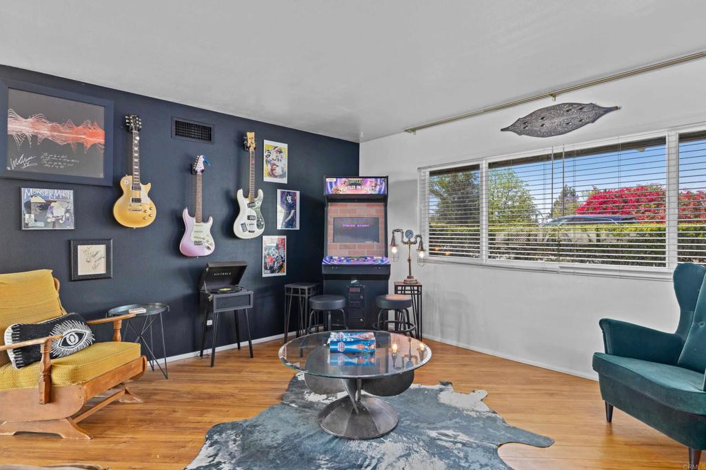 111 Avocado - photo 8