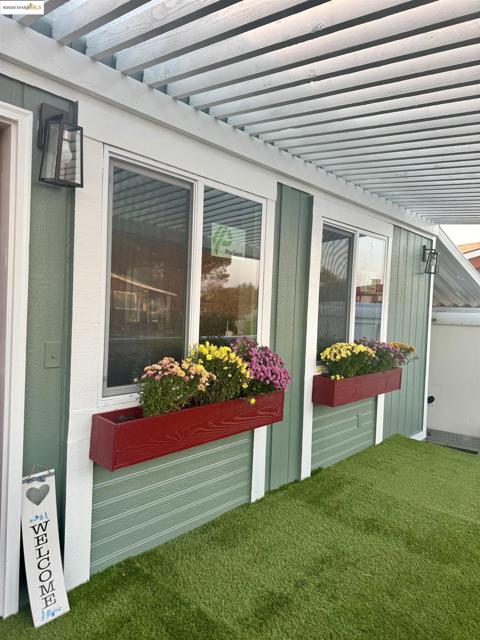 343 Alcott Ct, Bethel Island CA: https://media.crmls.org/mediaz/2915cf2b-e585-4bec-9268-3d064119f54b.jpg