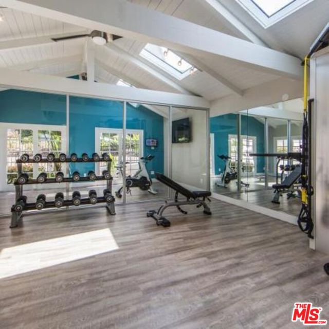 6600 Beachview Drive, Rancho Palos Verdes CA: https://media.crmls.org/mediaz/29162850-411a-454f-b0f2-c385a6f869a3.jpg