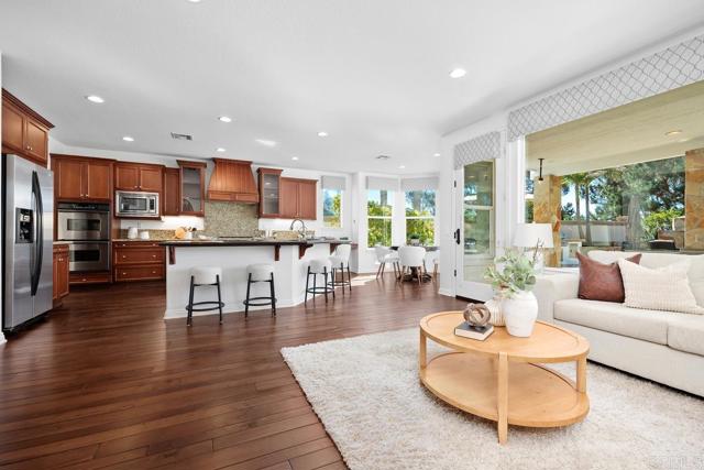 Detail Gallery Image 17 of 59 For 6777 Lonicera, Carlsbad,  CA 92011 - 5 Beds | 4/1 Baths