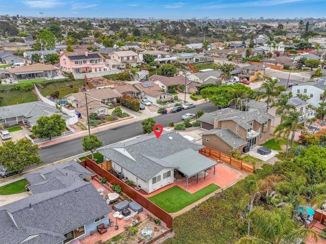 2238 Tokalon St, San Diego CA: https://media.crmls.org/mediaz/2916a4a7-4f0d-4270-81b0-ea3669a60371.jpg