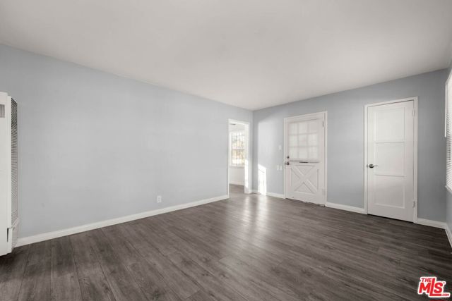 1124 W 110th Street, Los Angeles CA: https://media.crmls.org/mediaz/2916db3f-ac05-4925-98a9-fbcff58c4271.jpg