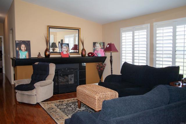11851 Riverside Dr, Lakeside CA: https://media.crmls.org/mediaz/291762eb-0d93-45f2-90f8-f7213ec2dbaf.jpg