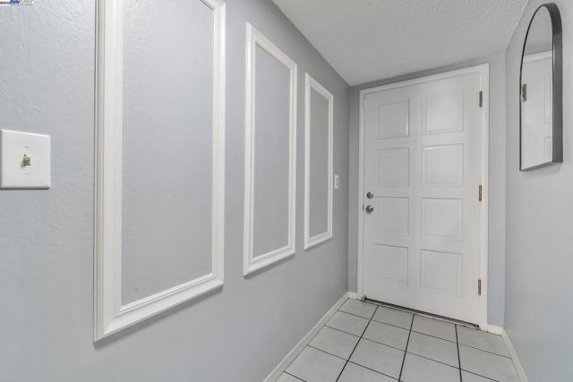 6013 Green Glen Way, Sacramento CA: https://media.crmls.org/mediaz/29178f41-641e-4dce-b0d8-6c8861e496d6.jpg