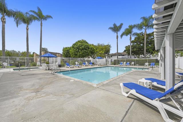 870 Ginger Avenue, Carlsbad CA: https://media.crmls.org/mediaz/2917a701-b960-4f74-950b-0c9d041ec5b4.jpg