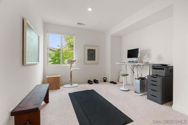 4170 Sitio Cielo, Oceanside CA: https://media.crmls.org/mediaz/2917ecc4-fce5-442a-a0a6-255dcdc40bb8.jpg