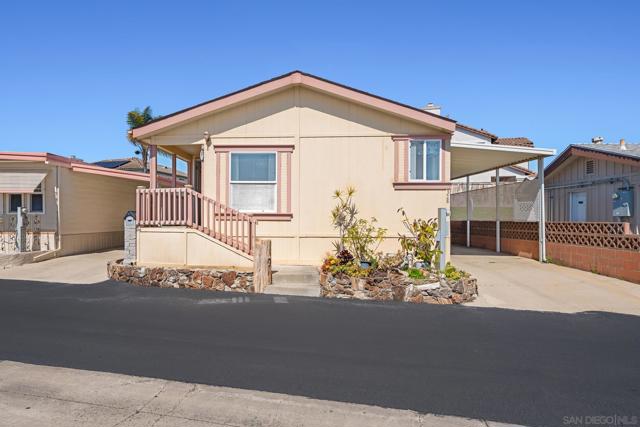 328 Killdeer, Oceanside CA: https://media.crmls.org/mediaz/29180326-f475-4c29-be89-3b1089251ad1.jpg