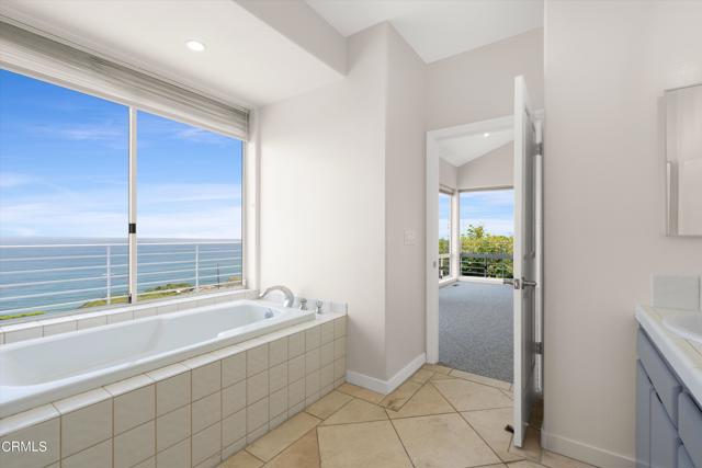 Detail Gallery Image 14 of 25 For 4986 a Puesta Del Sol, Malibu,  CA 90265 - 4 Beds | 3 Baths