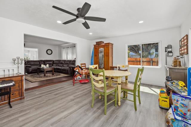 852 5th Street, Imperial Beach CA: https://media.crmls.org/mediaz/29192ea6-b920-44fd-9de1-5b16819e07f1.jpg