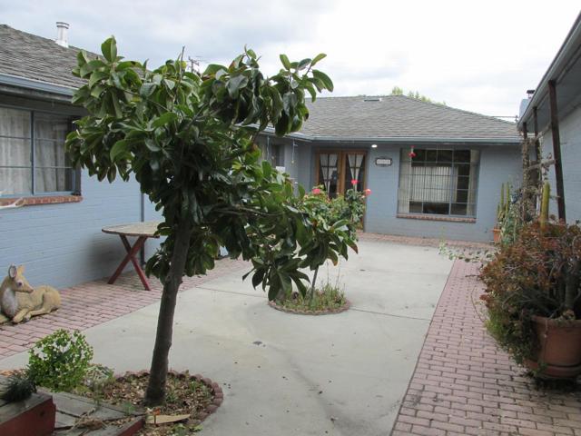 861 Enterprise Road, Hollister CA: https://media.crmls.org/mediaz/291a1797-1363-42d9-8a48-a9b70c633e6e.jpg