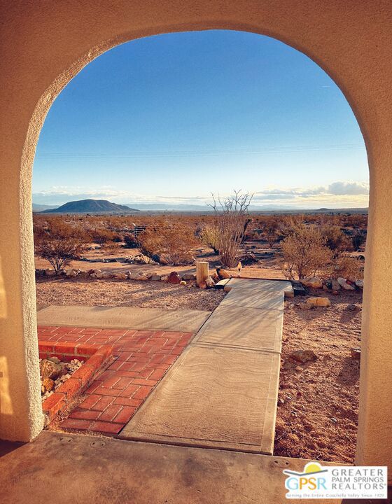Image 4 of 42 For 1212 Acoma Trail