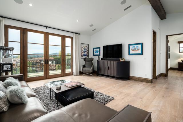 Image 29 of 40 For 18411 Calle La Serra