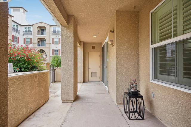 3245 Dublin Blvd, Dublin CA: https://media.crmls.org/mediaz/291aaf05-215c-44a3-9011-bd3b271bf483.jpg