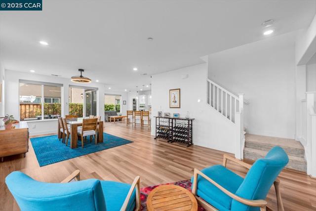 205 Goose Creek Ave, Brentwood CA: https://media.crmls.org/mediaz/291b8f4d-d798-49ef-acde-a67ff6817f23.jpg